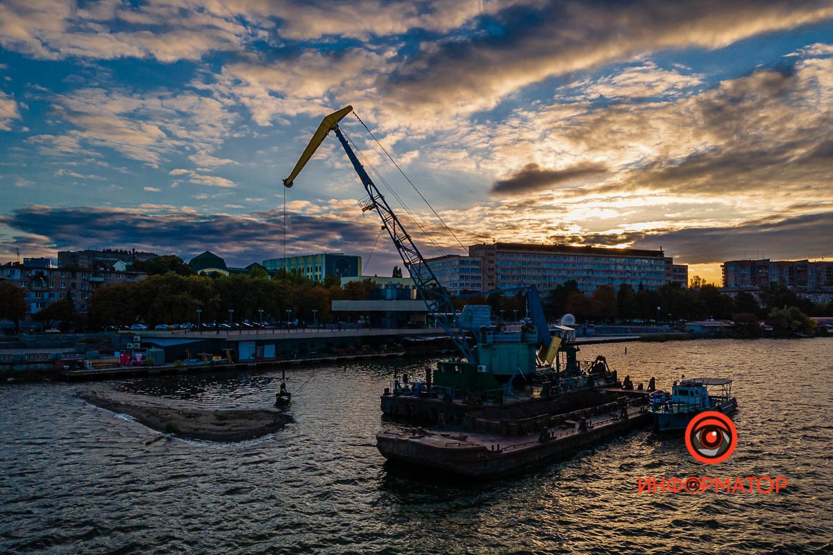 Стоит отметить, что будто природа возрадовалась такому событию и небо разлилось удивительными красками 