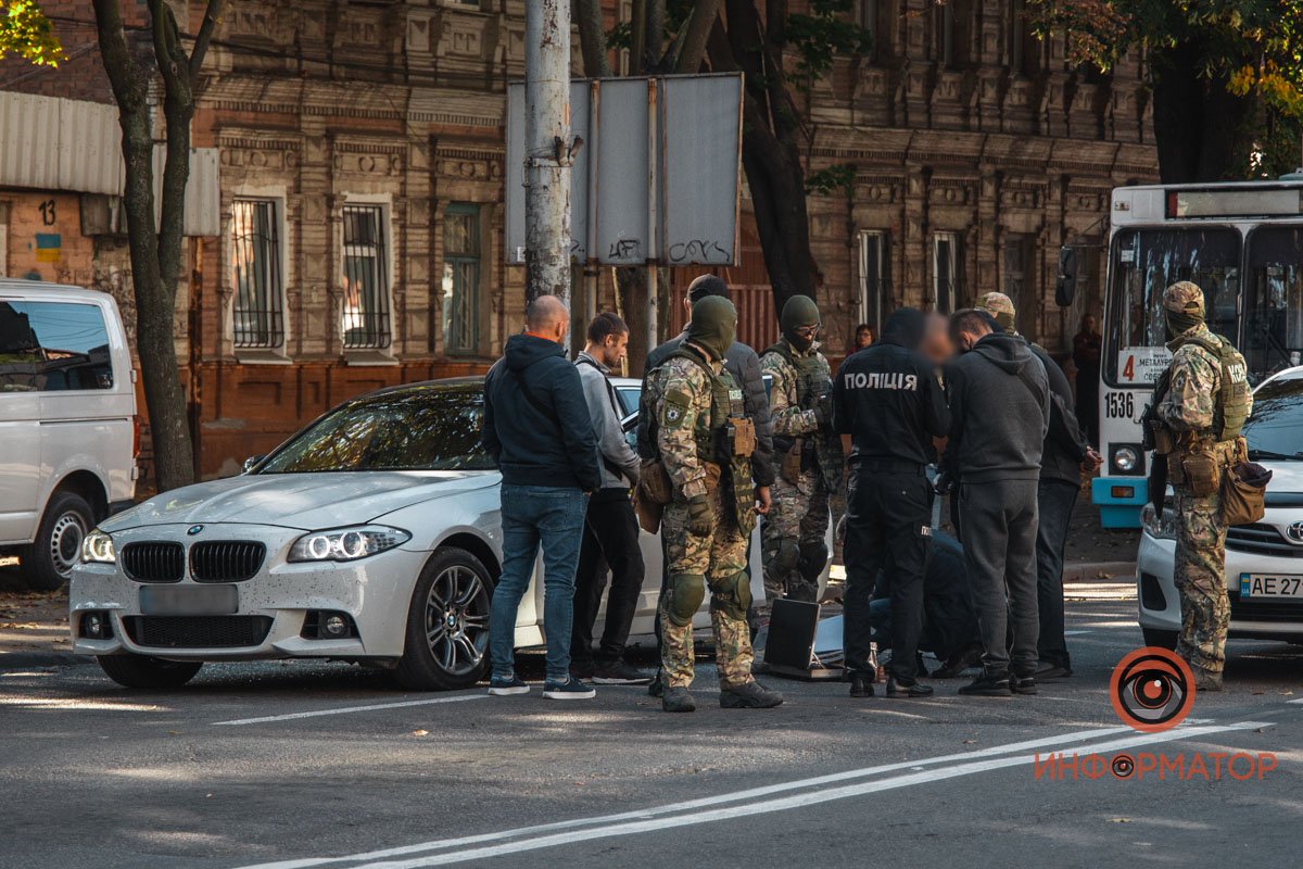 В Днепре на проспекте Нигояна КОРД проводил задержание: образовалась пробка 4