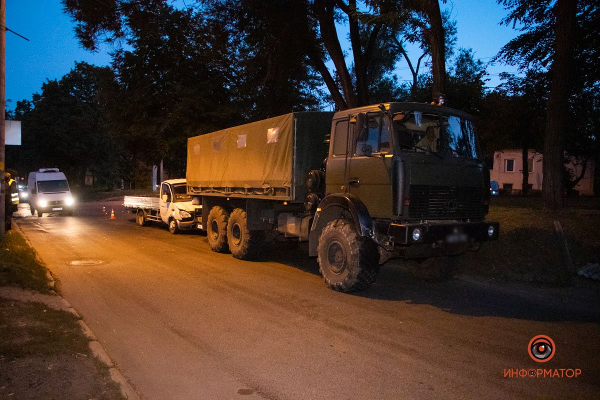 Левая полоса ул. Камчатской перекрыта