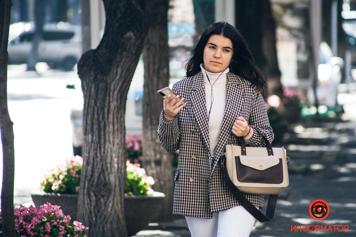 Призадумалась