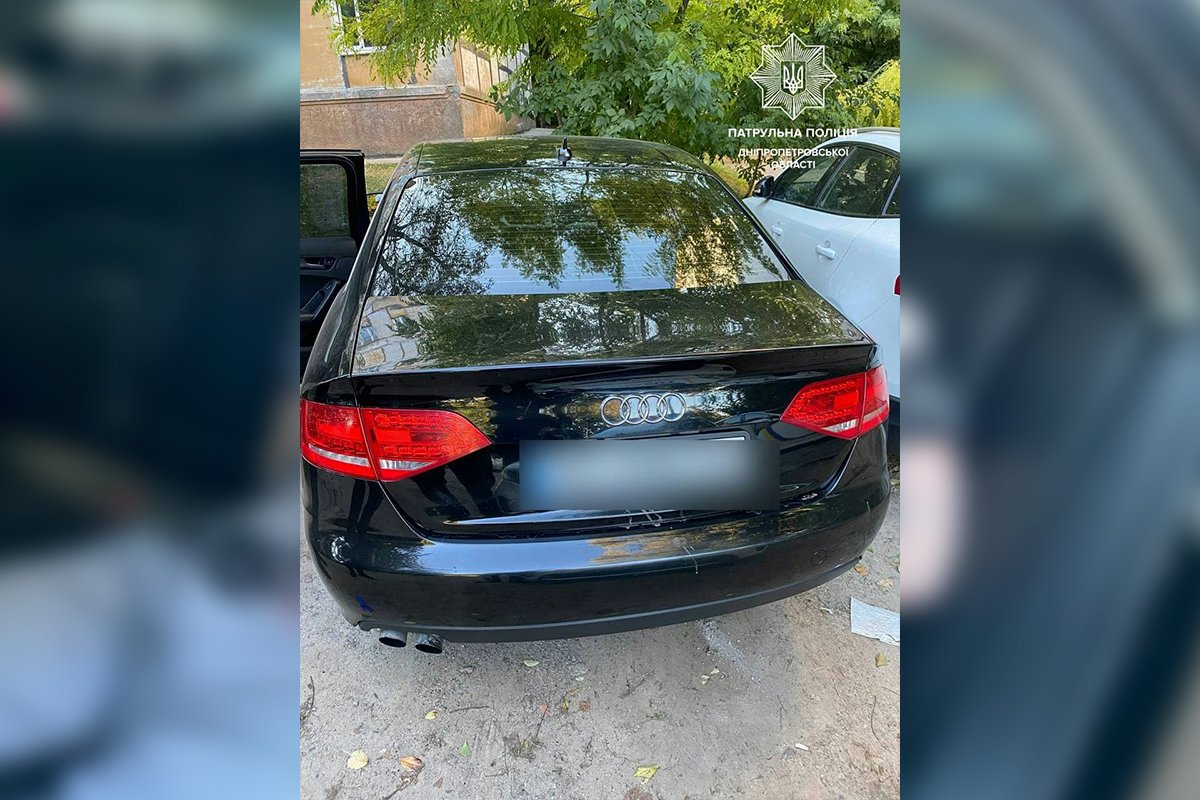 Он прятался в туалете Он прятался в туалете