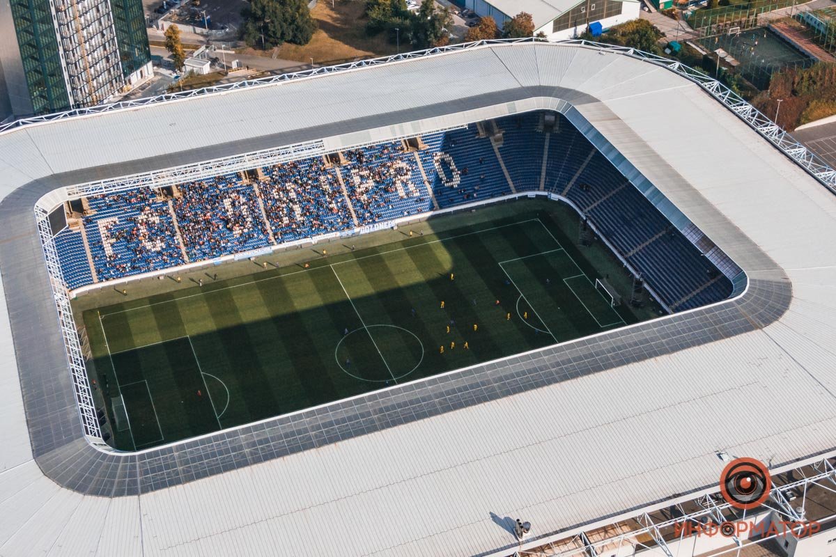 Матч легенд футбольного клуба «Днепр» и сборной Украины Матч легенд футбольного клуба «Днепр» и сборной Украины