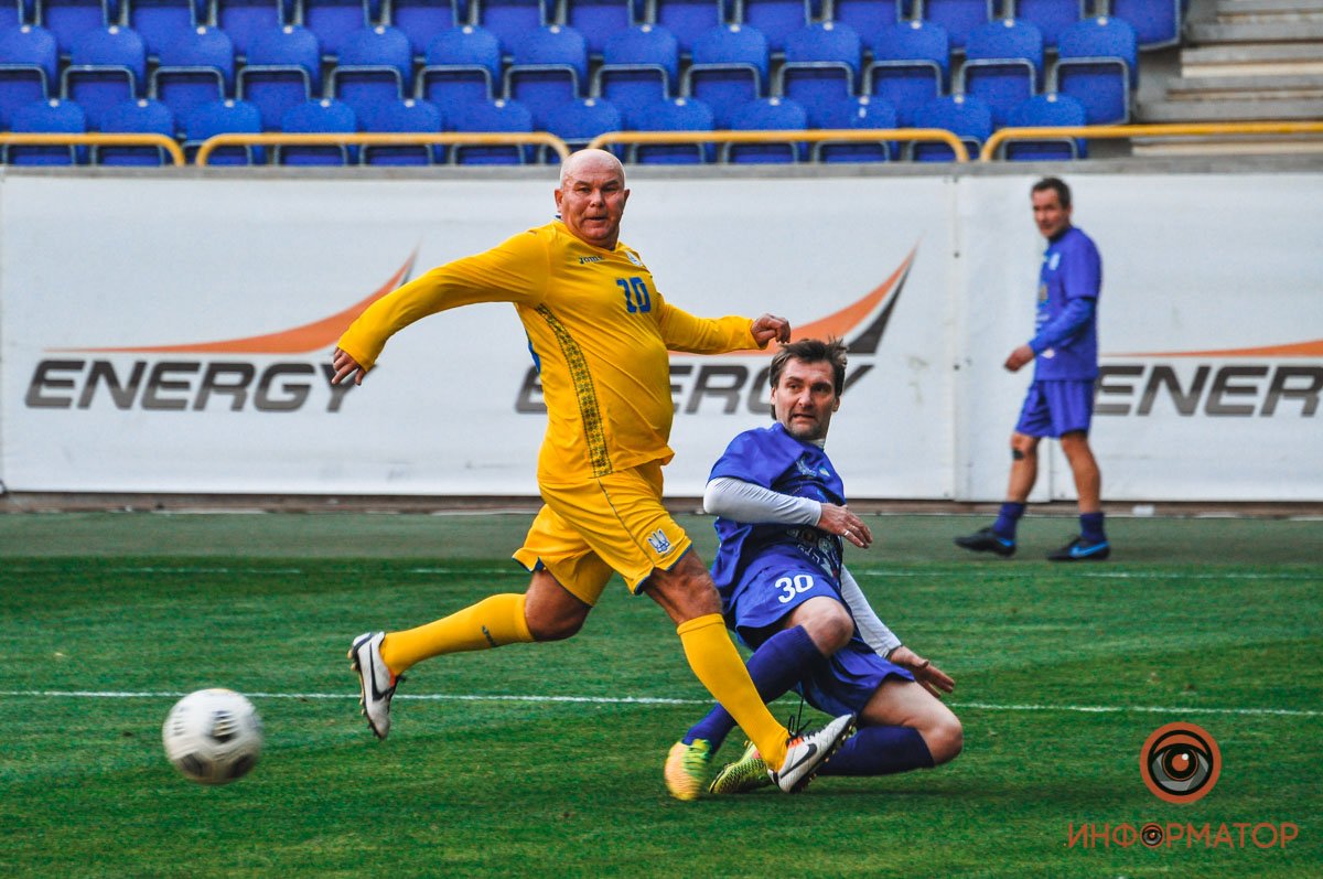 Первый тайм завершился со счетом 2:2 Первый тайм завершился со счетом 2:2