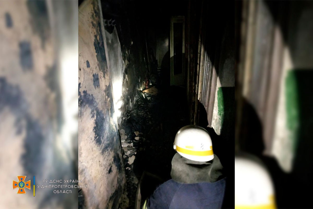 3 октября в Каменском, на проспекте Аношкина, случился пожар 3 октября в Каменском, на проспекте Аношкина, случился пожар