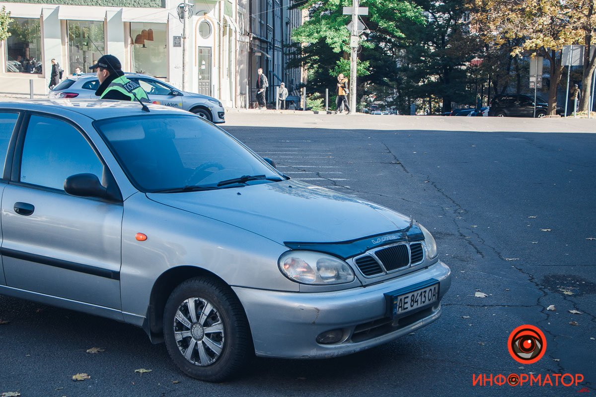 Daewoo Lanos не пропустил пешехода Daewoo Lanos не пропустил пешехода