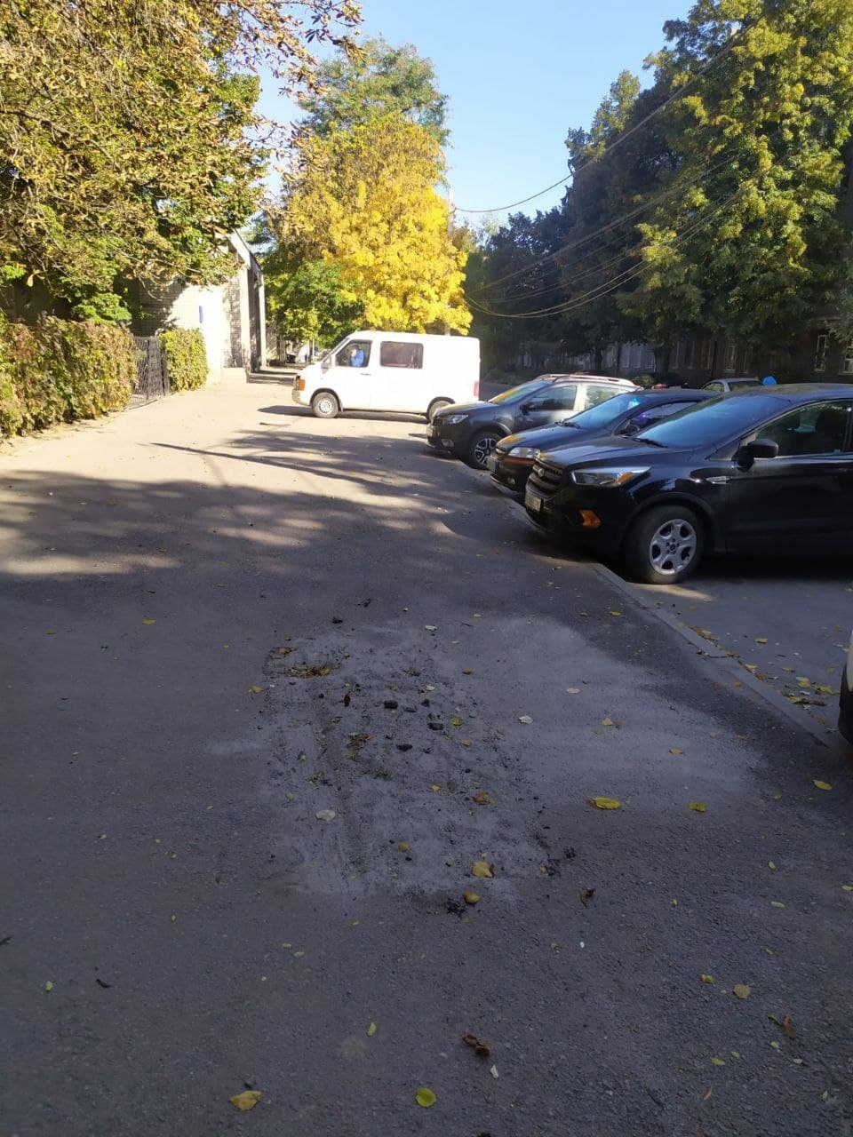 Прямо на тротуаре Прямо на тротуаре