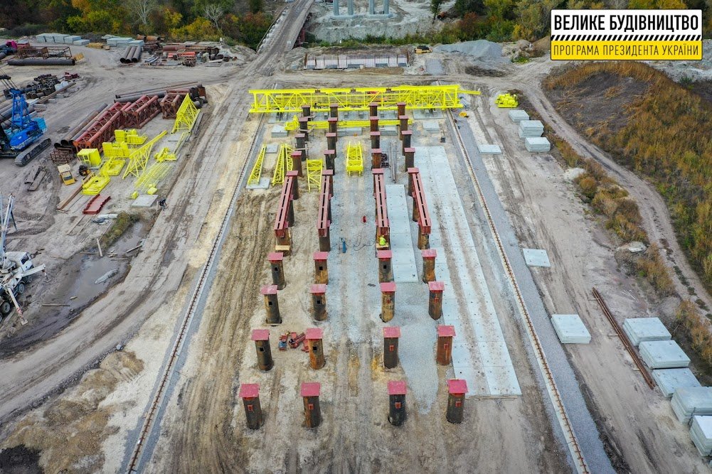 На Днепропетровщине строят уникальную для Украины эстакаду 7