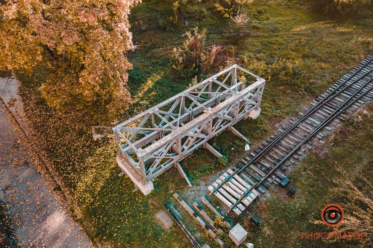 На территории Днепропетровского национального университета железнодорожного транспорта имени академика Лазаряна На территории Днепропетровского национального университета железнодорожного транспорта имени академика Лазаряна