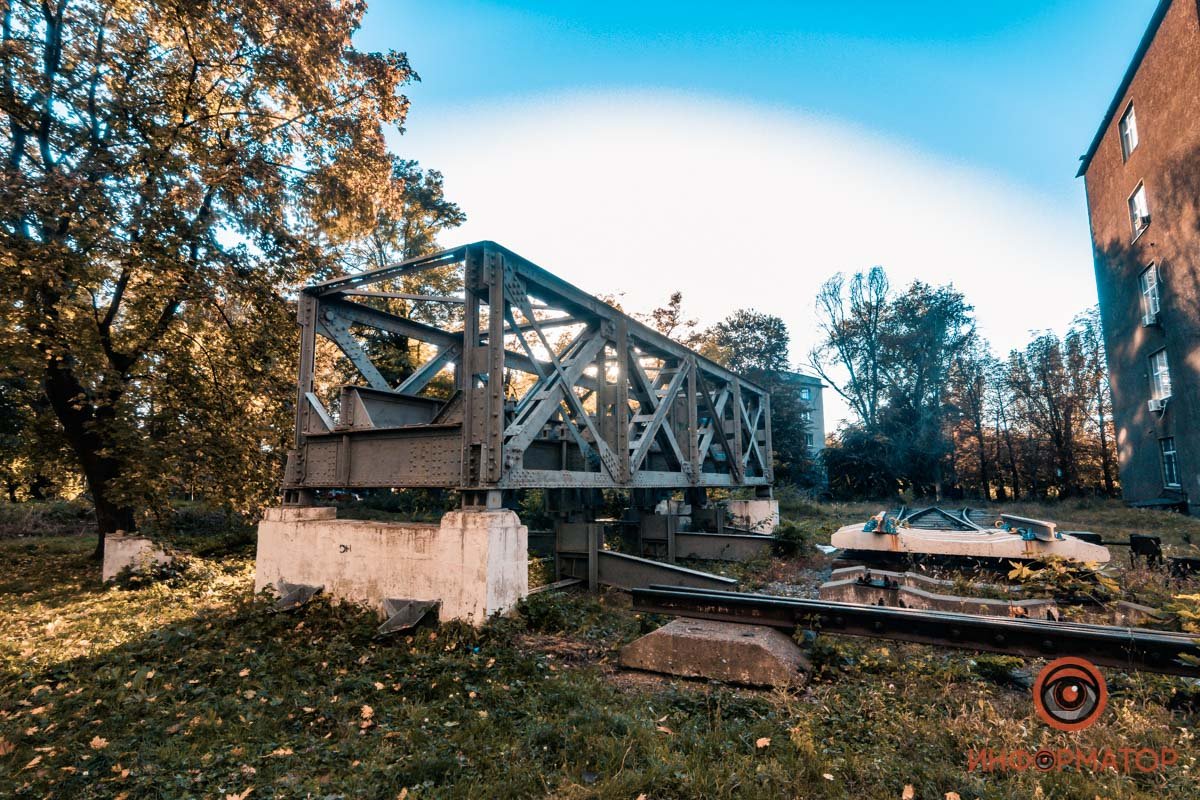 Модель однопролетной металлической фермы моста сделали в Киеве в 1927 году Модель однопролетной металлической фермы моста сделали в Киеве в 1927 году