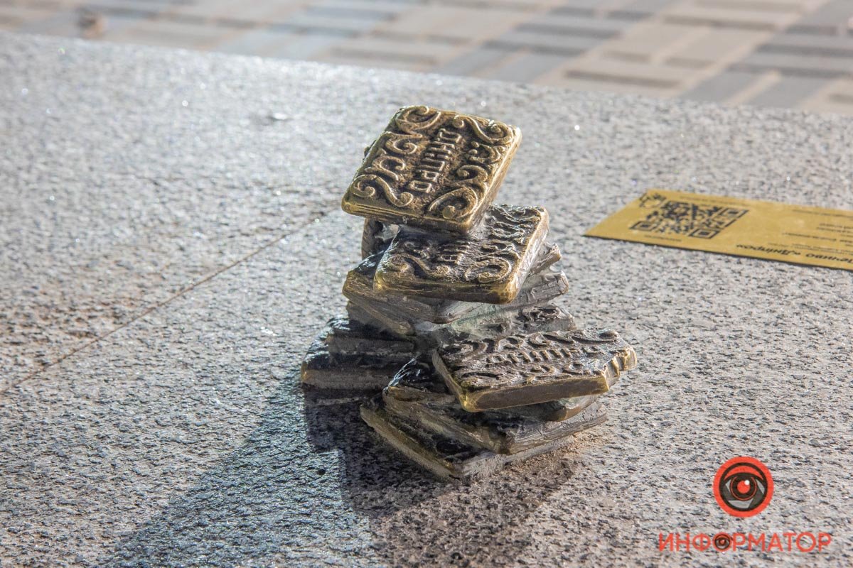 Скульптуру посвятили печенью, названному в честь нашего города.