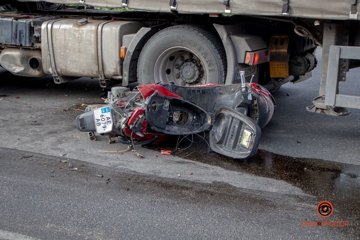 Водителя забрала скорая с закрытым переломом ноги Водителя забрала скорая с закрытым переломом ноги