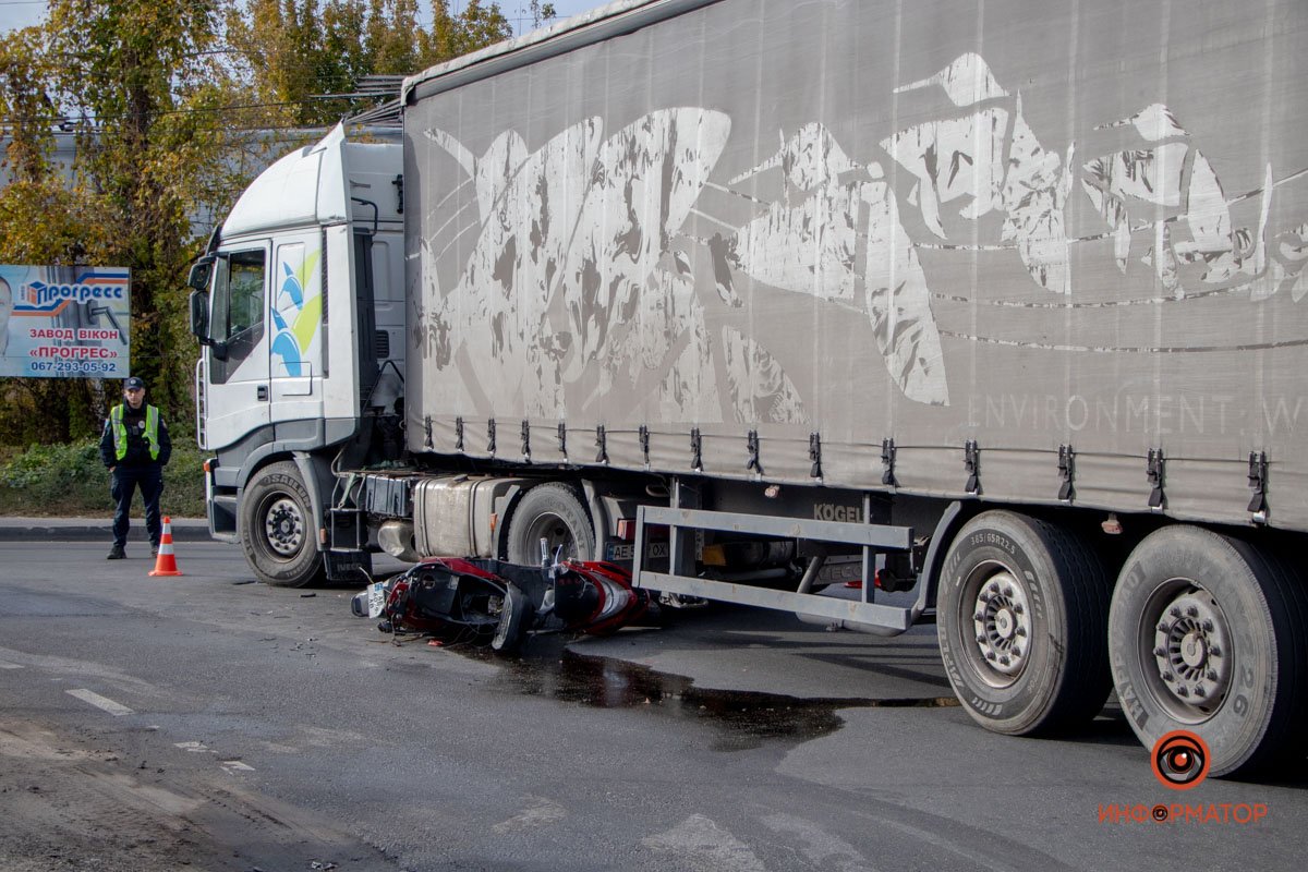 Патрульные регулируют движение Патрульные регулируют движение