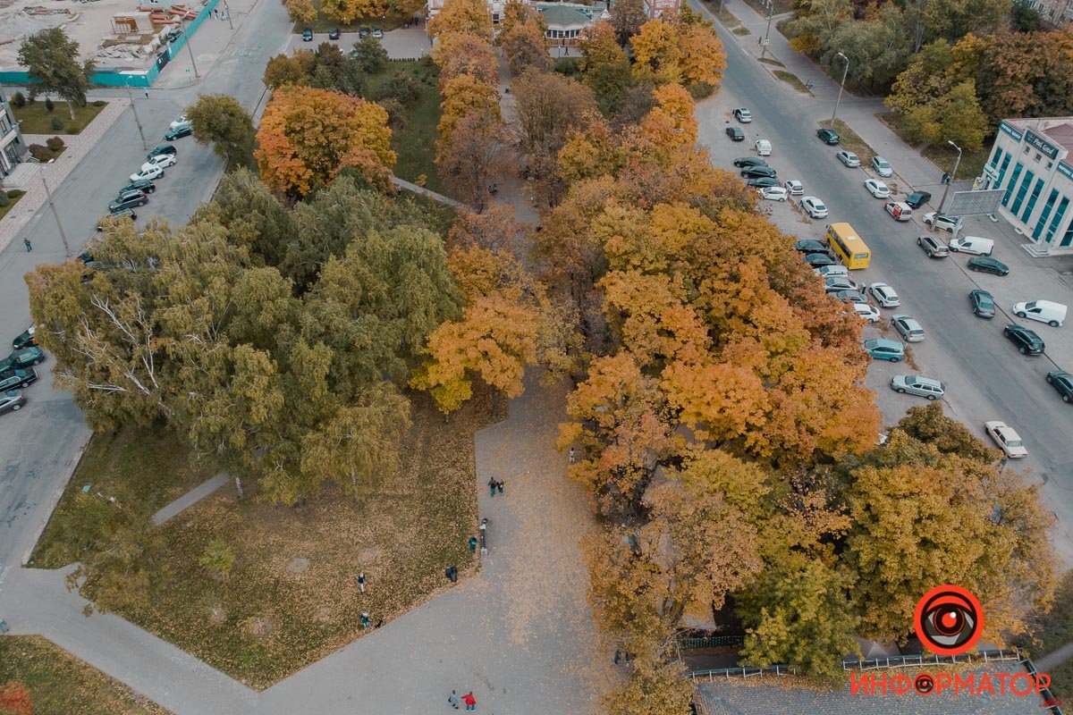 Треснул мир напополам