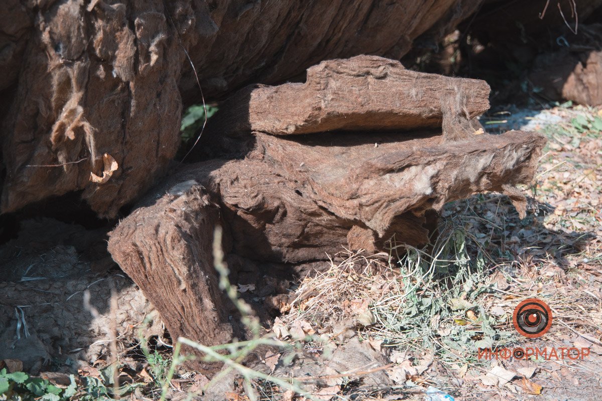Остатки стекловаты
