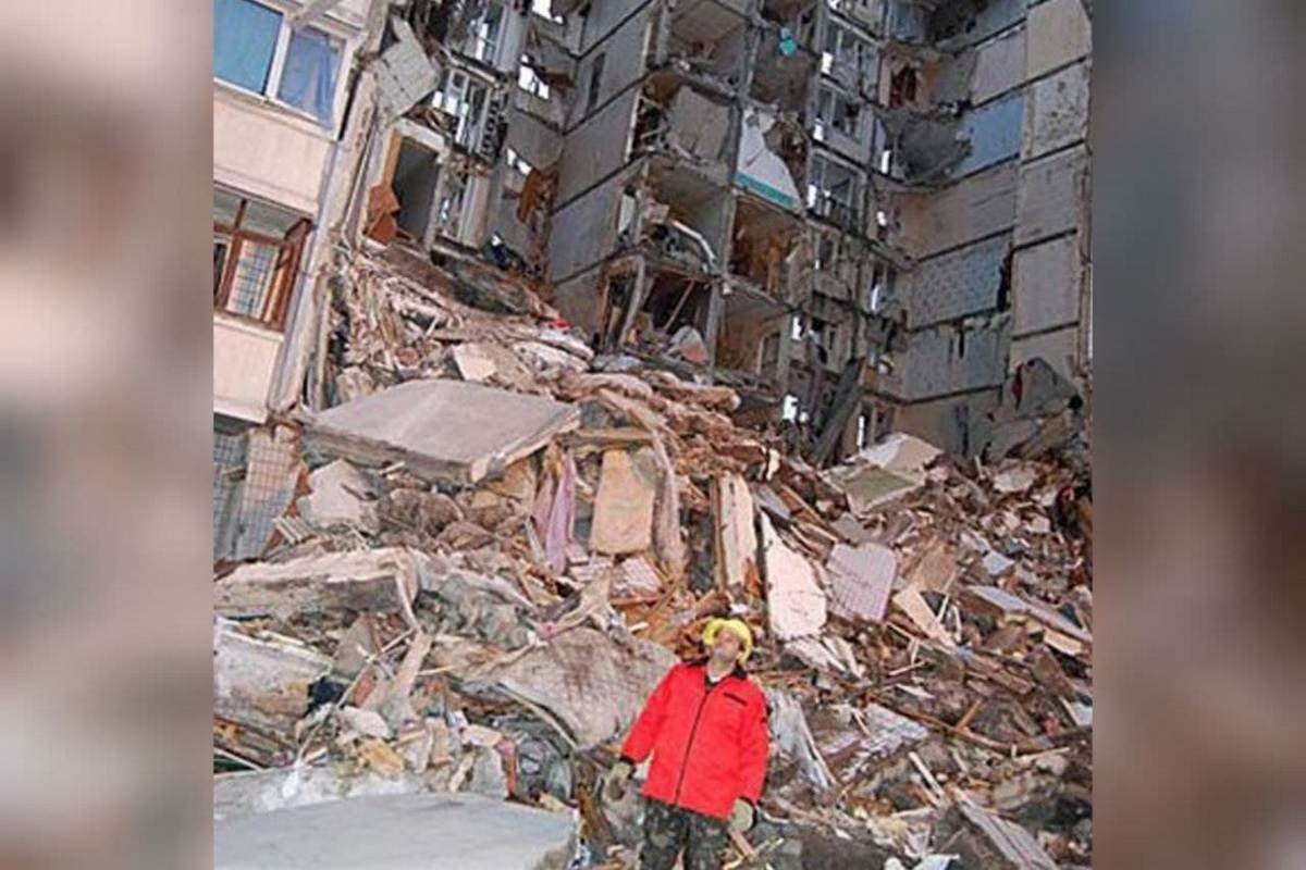 Взрыв прогремел около 10:30 в доме №127 Взрыв прогремел около 10:30 в доме №127