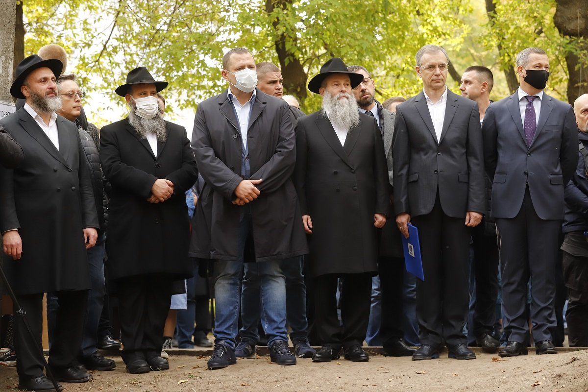 Человеческая боль не имеет национального характера: в Днепре почтили 80-ю годовщину массового расстрела евреев 8