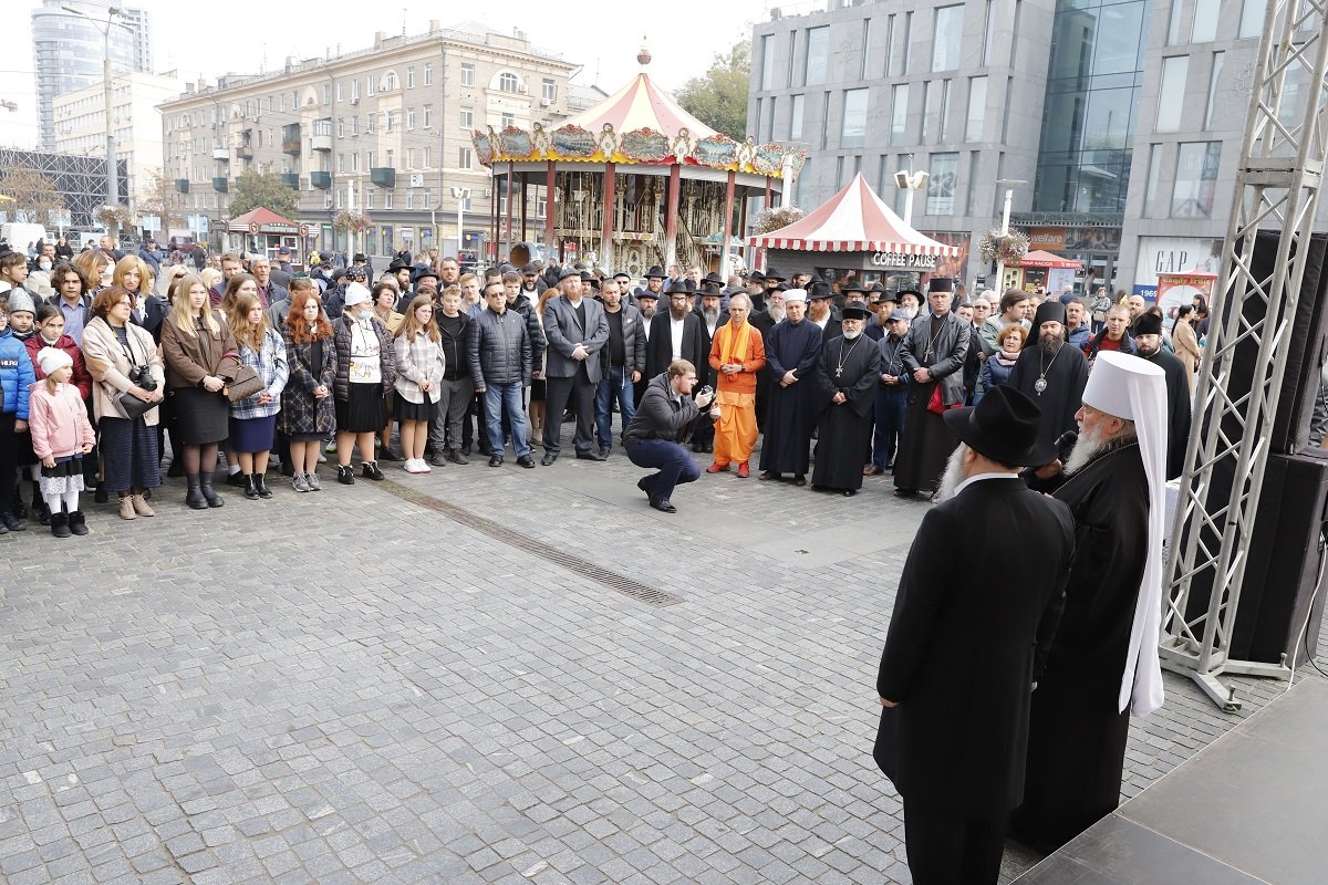 Человеческая боль не имеет национального характера: в Днепре почтили 80-ю годовщину массового расстрела евреев 10