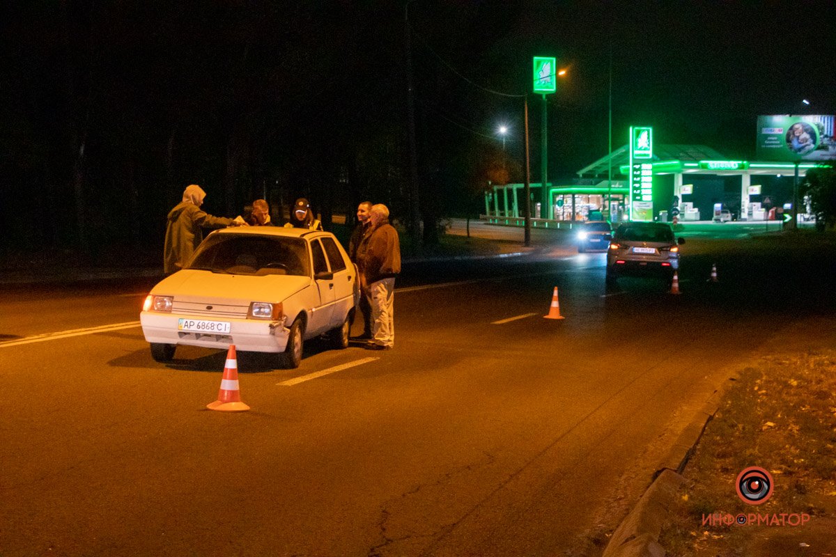 Поворот возле АЗС "ОККО" Поворот возле АЗС "ОККО"