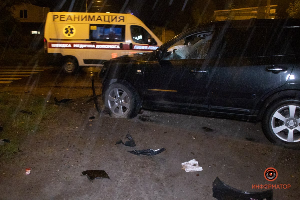 Водителя Nissan, парня 1995 г.р., забрала машина скорой помощи в 6-ю городскую больницу Водителя Nissan, парня 1995 г.р., забрала машина скорой помощи в 6-ю городскую больницу