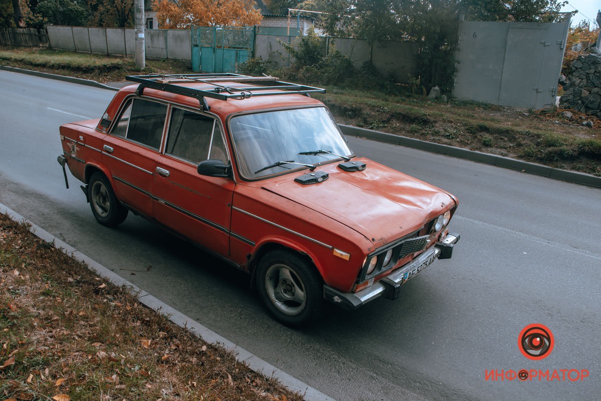 Водитель ВАЗ ехал в сторону Романовского и выехал на встречную полосу для объезда маршрутки