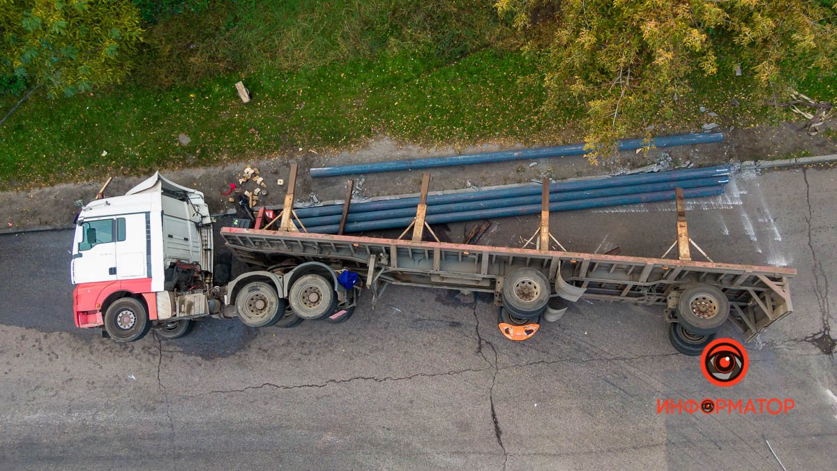 Правая полоса по направлении к Самарскому мосту - перекрыта Правая полоса по направлении к Самарскому мосту - перекрыта