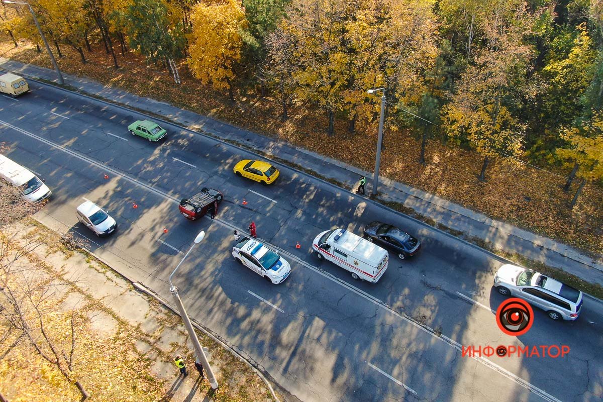 На улице Космической перевернулся автомобиль Toyota