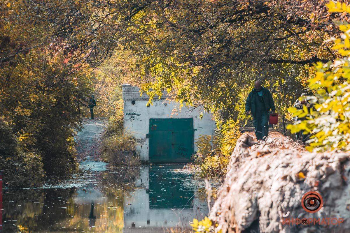 Без резиновых сапог не пройти Без резиновых сапог не пройти