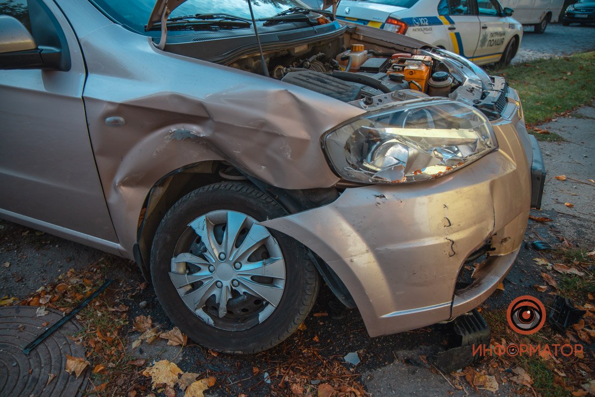 Chevrolet ехал по Украинской со стороны Михаила Грушевского