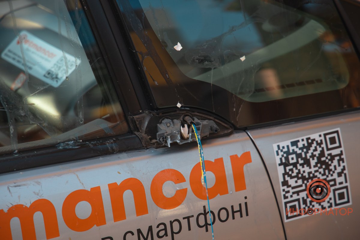 Он попытался избежать столкновения с пешеходом, врезался в Chevrolet