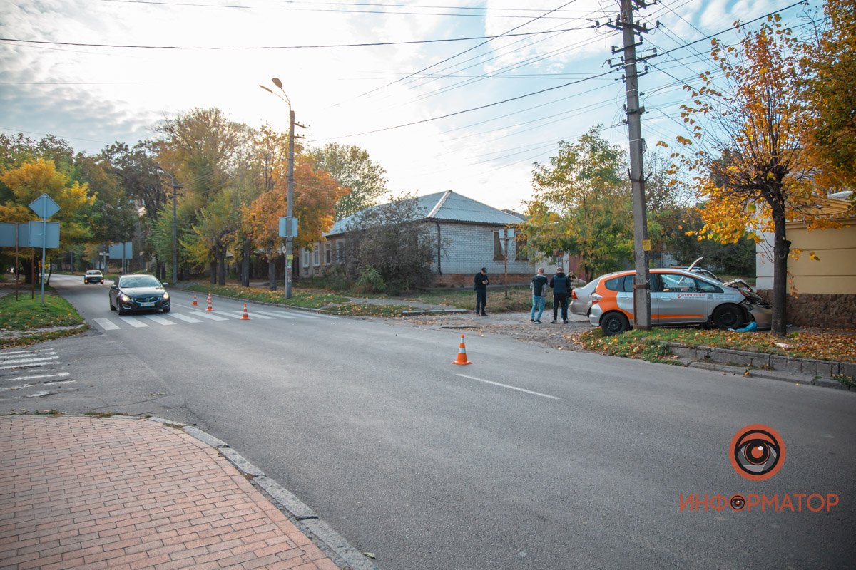 Занята левая полоса по Сечевых Стрельцов в сторону проспекта Яворницкого