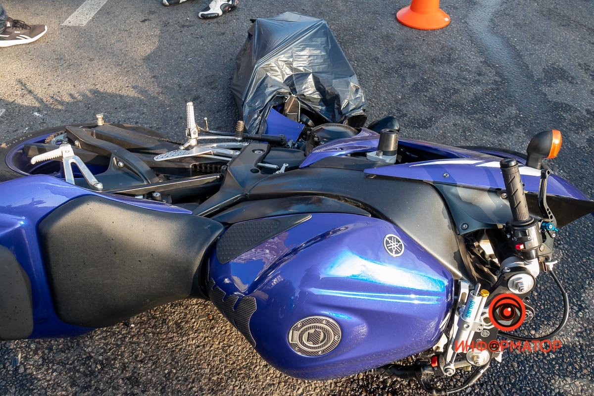 Также на месте столкновения работает патрульная полиция 