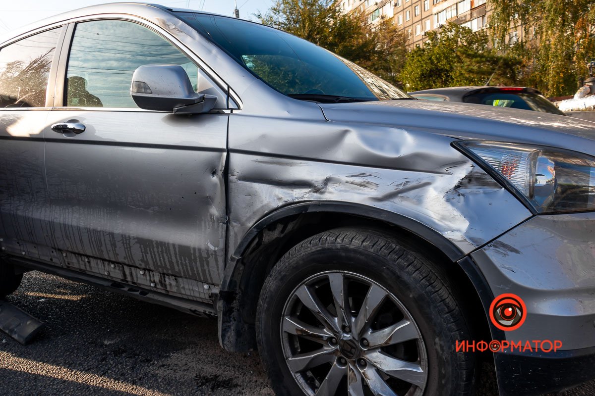 Из-за ДТП машины стоят в двух направлениях по Калиновой 