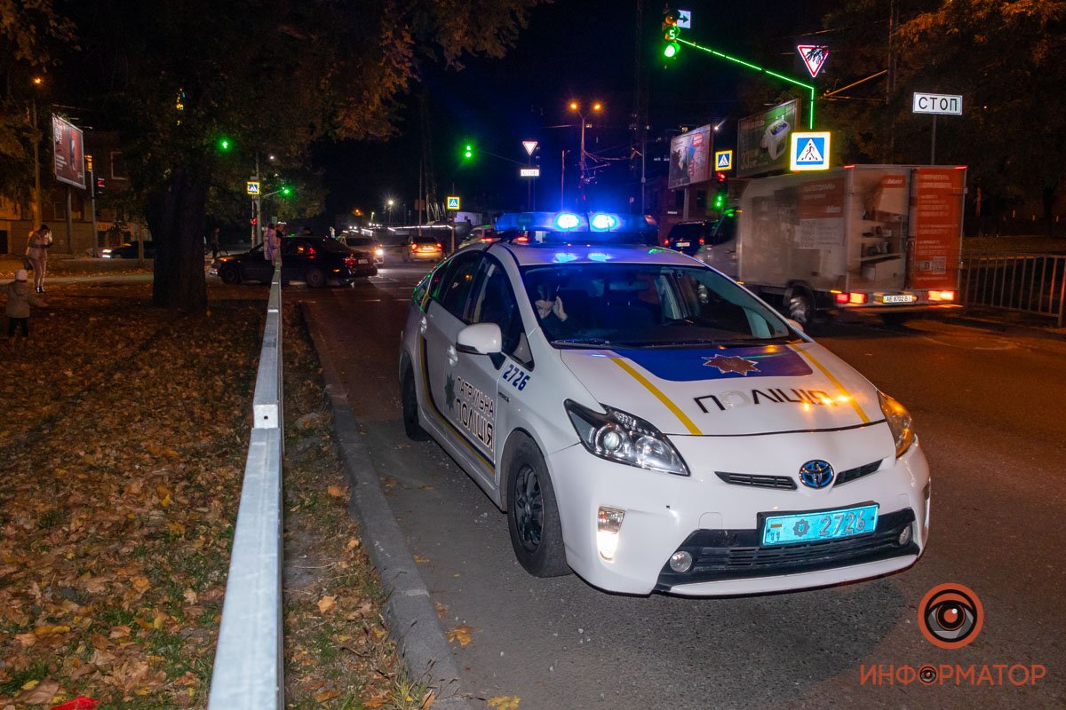 На месте ДТП работает патрульная полиция На месте ДТП работает патрульная полиция