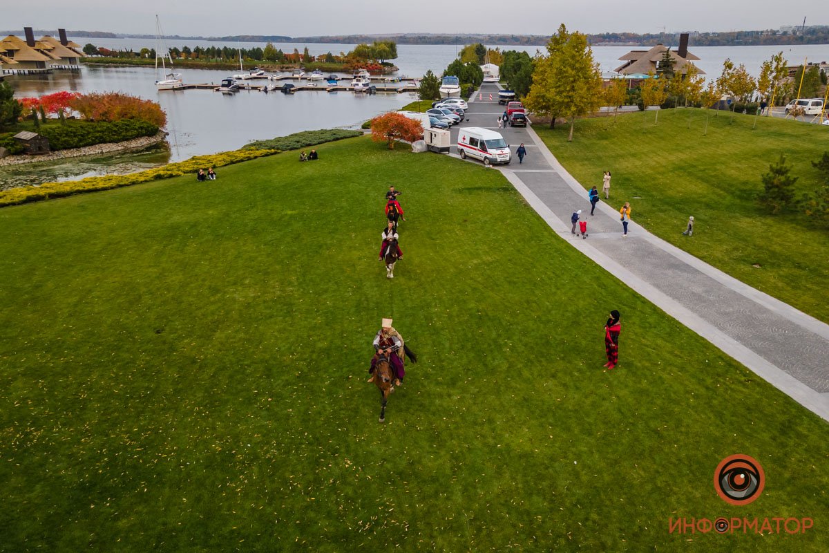 Конное шествие 