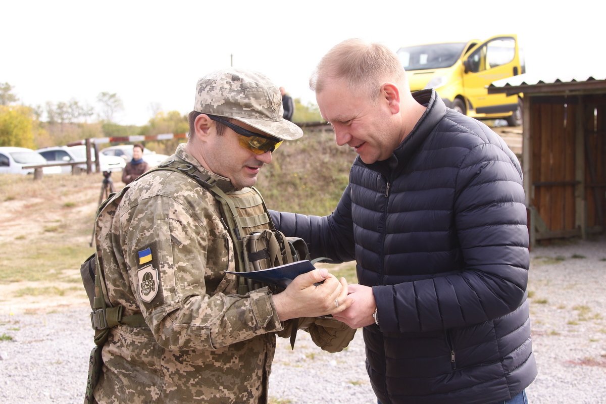 В Днепре ко Дню защитников и защитниц прошлая совместная подготовка ветеранов и гражданских 10