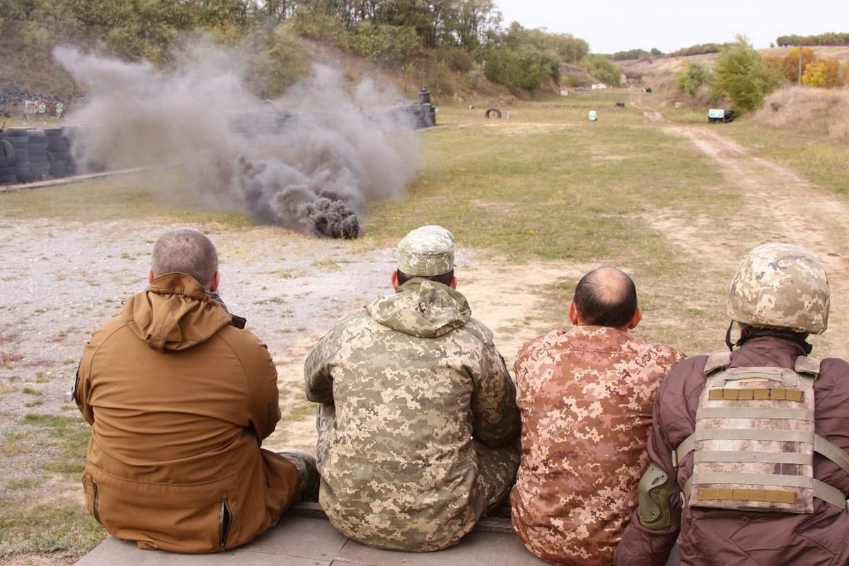 В Днепре ко Дню защитников и защитниц прошлая совместная подготовка ветеранов и гражданских 11
