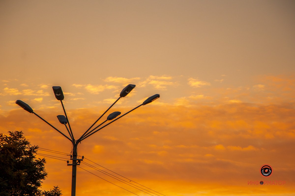 4-я. Также приходит понимание, что ход жизни необратим и на смену старому всегда приходит новое