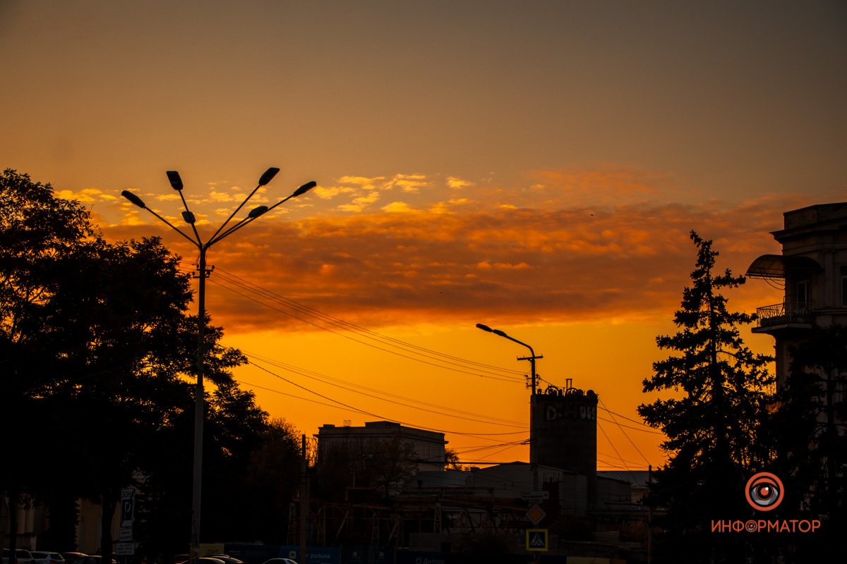 5-я. Возникает такое впечатление, что люди становятся более грустными, но в то же время более чуствительными. Осень - это пора откровений.