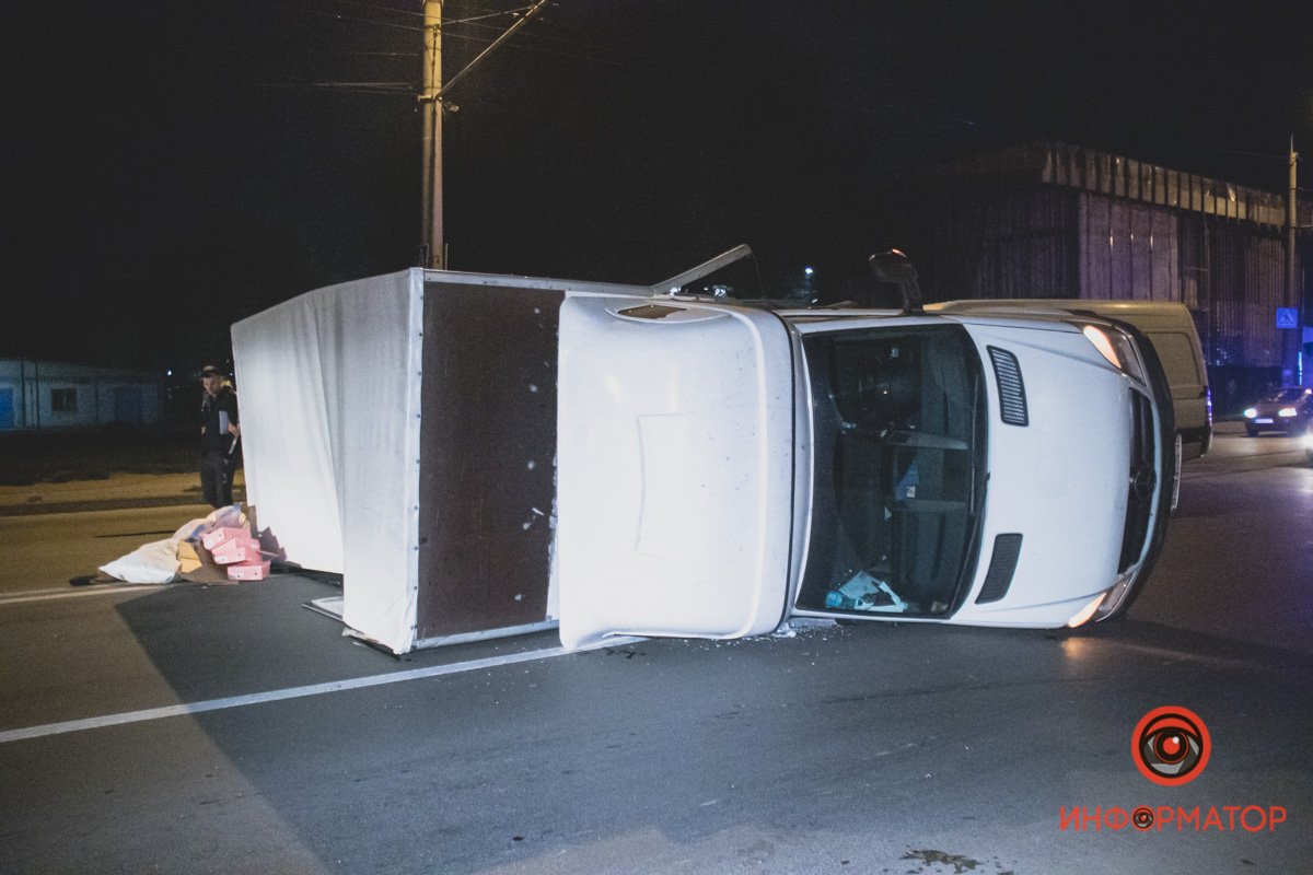 На место прибыли сотрудники полиции На место прибыли сотрудники полиции