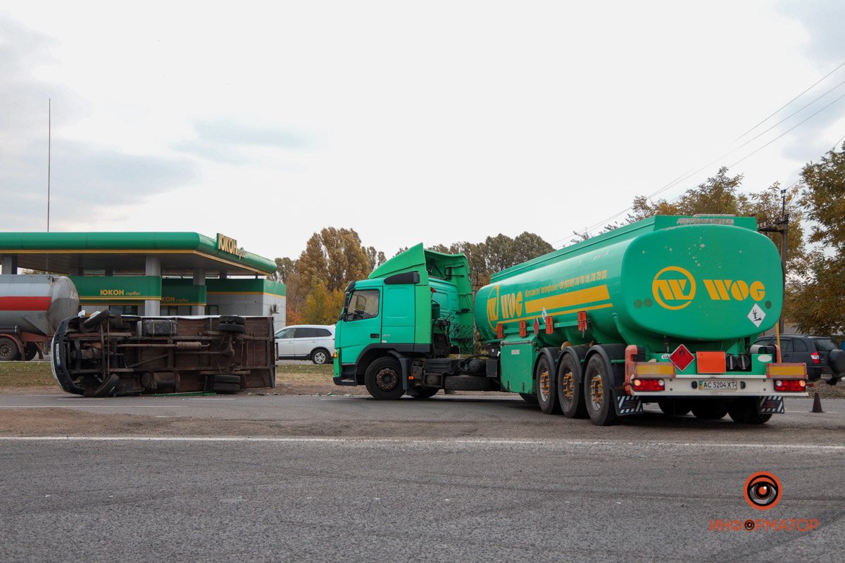На Донецком Шоссе ГАЗель столкнулась с автоцистерной и перевернулась На Донецком Шоссе ГАЗель столкнулась с автоцистерной и перевернулась