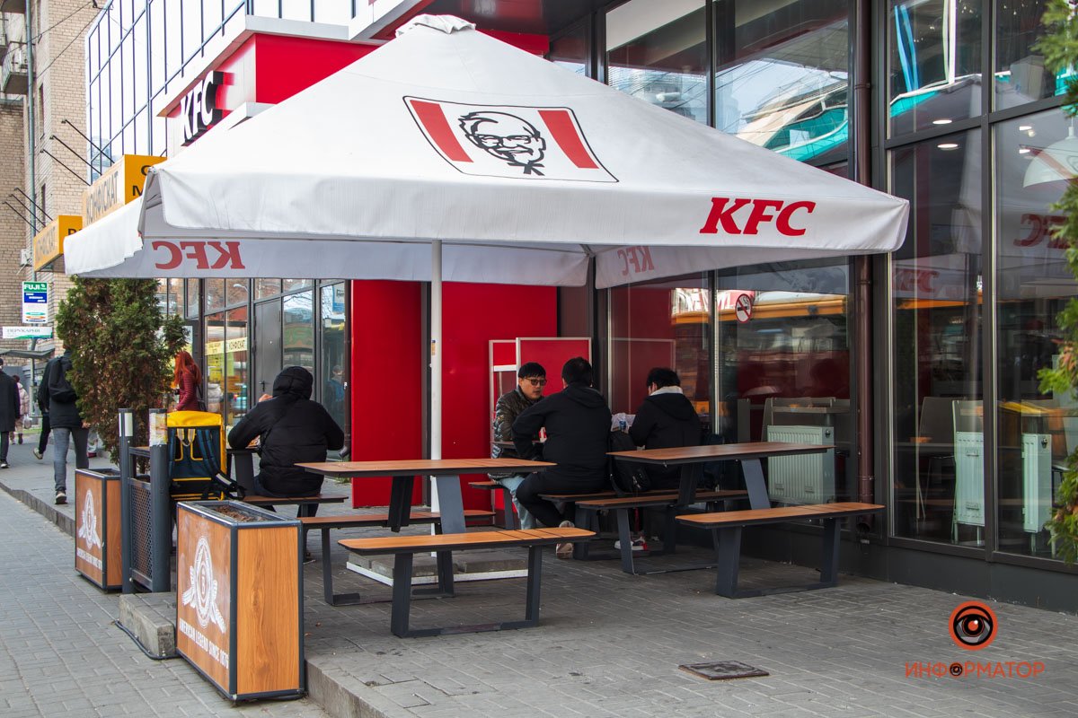 В KFC не пускают В KFC не пускают