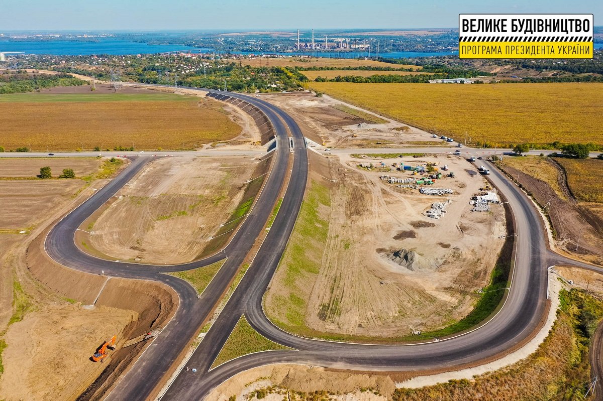 Про отопительный сезон, тарифы, ремонт дорог и строительство домов для детей-сирот: публичный отчет ДнепрОГА 1
