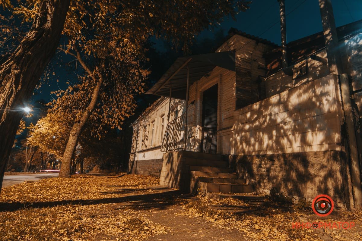 Дом с выходом на дорогу, не многие могут себе такое позволить