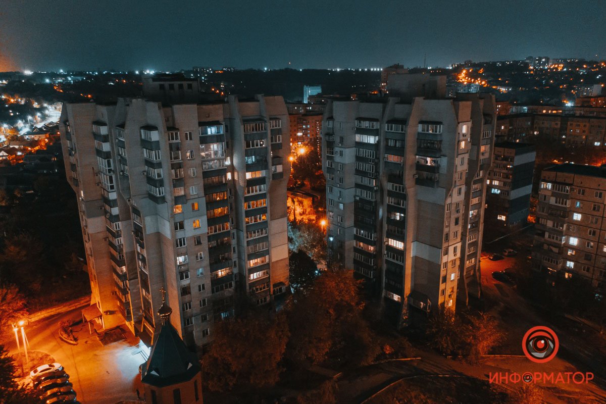 Дома похожи на два бочонка Дома похожи на два бочонка