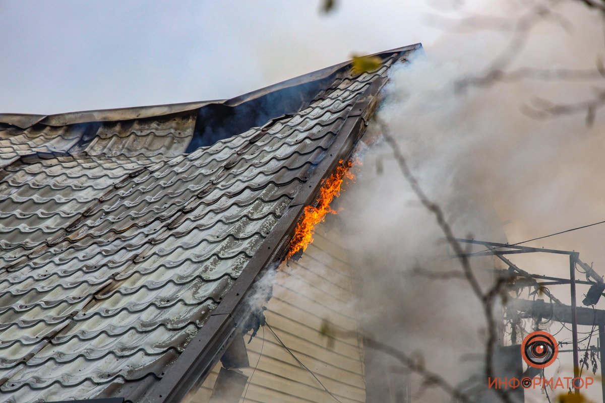 В 9:55 пламя удалось локализовать