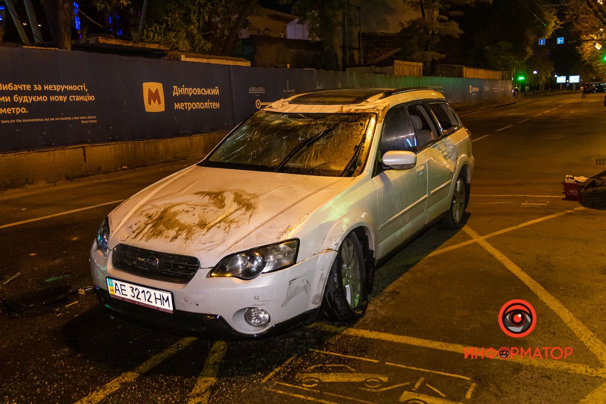В центре Днепра случилось тройное ДТП: Subaru перевернулся 5