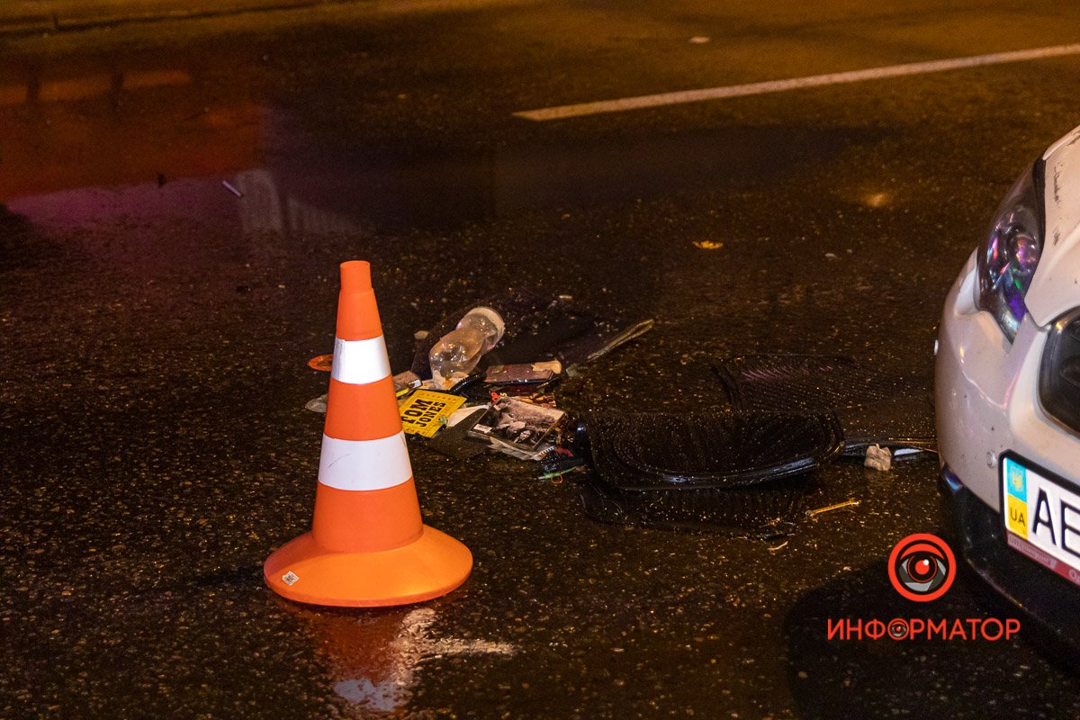 В центре Днепра случилось тройное ДТП: Subaru перевернулся 7