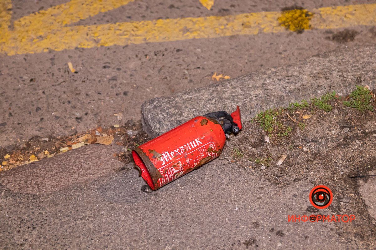 В центре Днепра случилось тройное ДТП: Subaru перевернулся 18