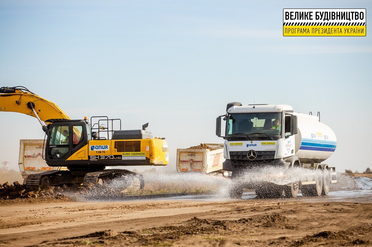 В аэропорту Днепра началось строительство новой взлетно-посадочной полосы 6