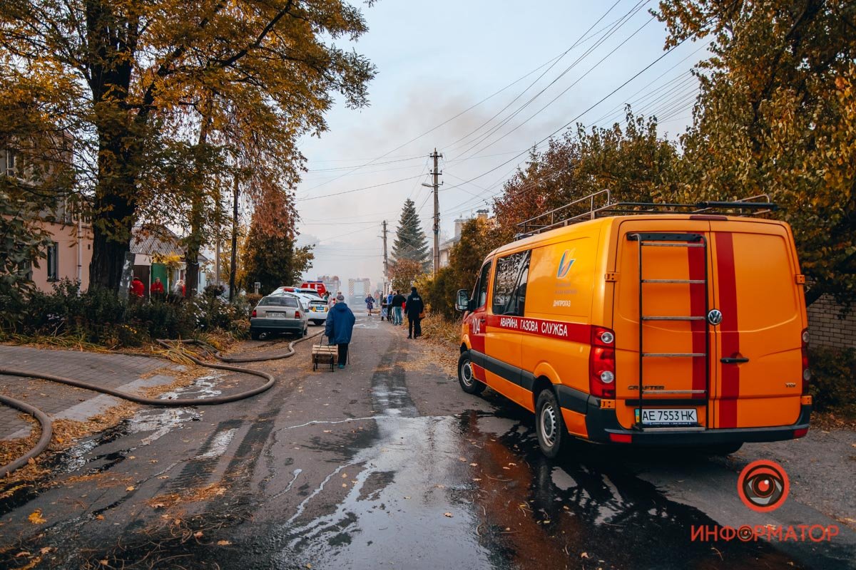 Приехала служба газа